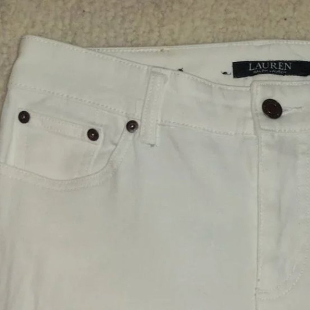 Lauren-Ralph Lauren Ladie's white denim Jeans in size 4 , 29" Waist - Picture 6 of 8